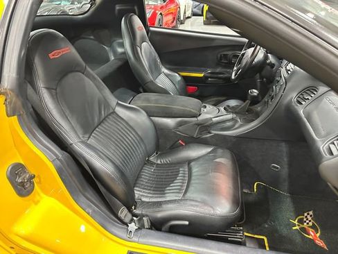 Used 2004 Chevrolet Corvette Z06 w/ Memory Package RWD image 18