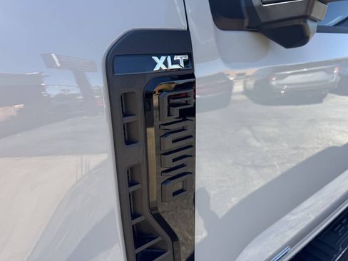 Used 2025 Ford F250 XLT w/ Black Appearance Package AWD/4WD image 25