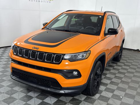 New 2026 Jeep Compass Latitude image 4