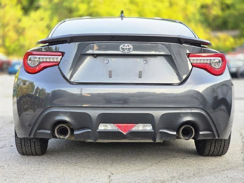 Used 2017 Toyota 86 image 7