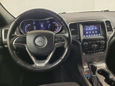 Used 2020 Jeep Grand Cherokee Laredo w/ Security & Convenience Group AWD/4WD image 22