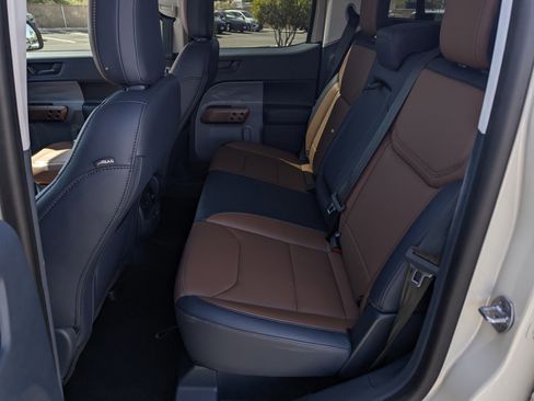 Used 2024 Ford Maverick Lariat FWD image 9