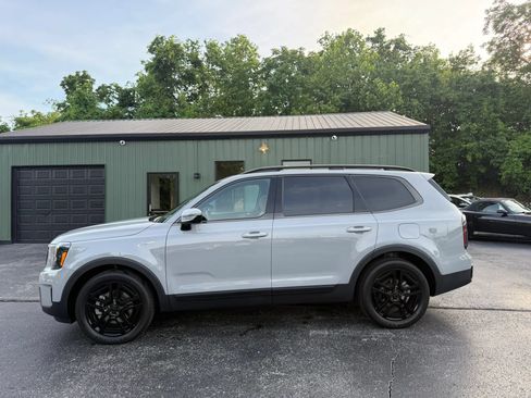 Used 2025 Kia Telluride SX X-Line AWD/4WD image 3