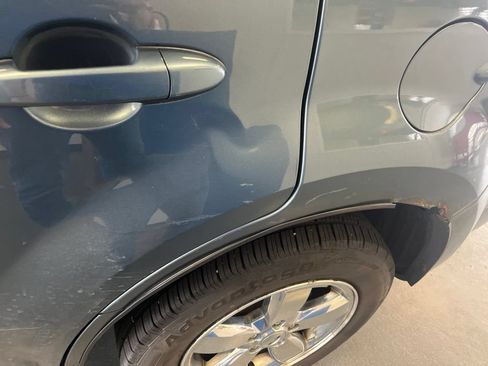 Used 2010 Ford Escape Limited FWD image 9