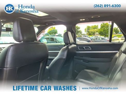 Used 2019 Ford Explorer XLT w/ Equipment Group 202A AWD/4WD image 13