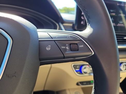 Used 2023 Audi Q5 e Premium Plus w/ Premium Plus Package image 23