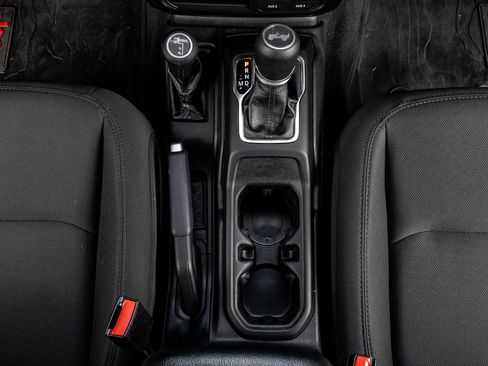 Used 2021 Jeep Wrangler Unlimited Sport AWD/4WD image 27
