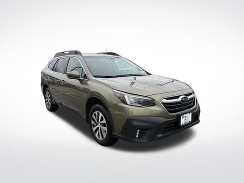 Used 2020 Subaru Outback Premium image 3