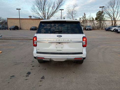 Used 2024 Ford Expedition XLT image 7