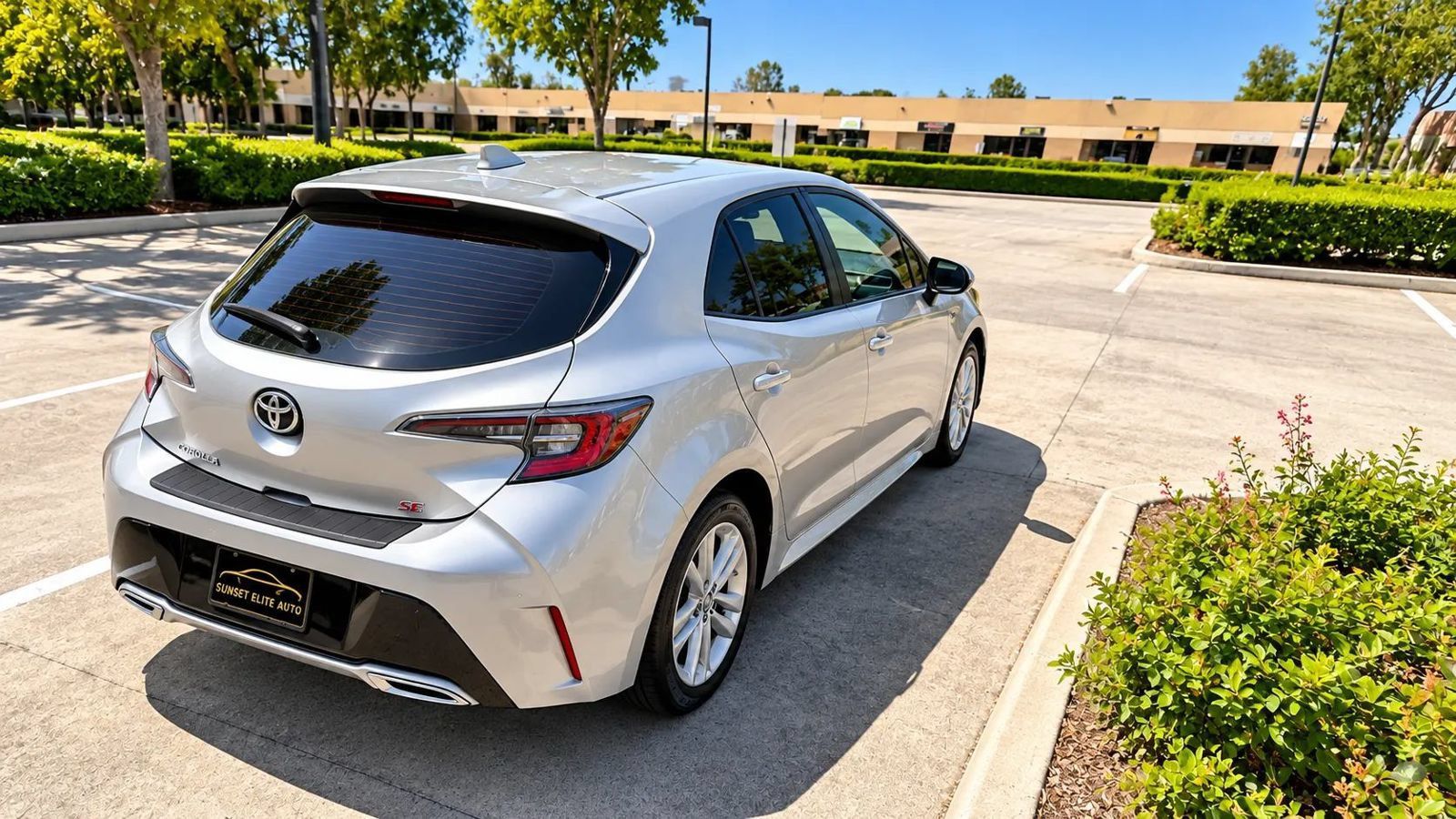 Used 2021 Toyota Corolla SE w/ Carpet Mat Package (TMS) FWD image 7
