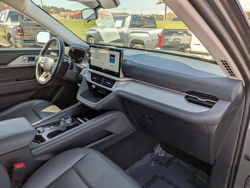 Certified 2025 Ford Explorer Active w/ Active Comfort Package AWD/4WD image 37