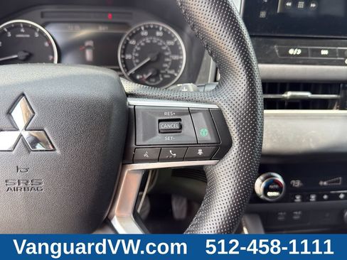 Used 2025 Mitsubishi Outlander SE FWD image 25