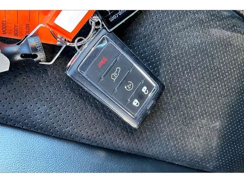 Used 2024 Jeep Grand Cherokee L Laredo image 11