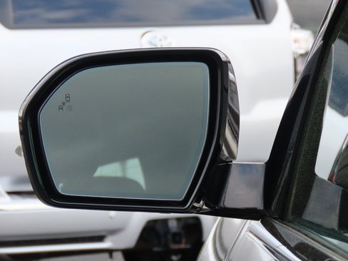 Used 2019 Ford Expedition XLT w/ Equipment Group 202A image 19