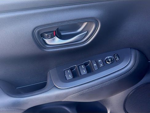 Certified 2024 Honda HR-V LX image 16