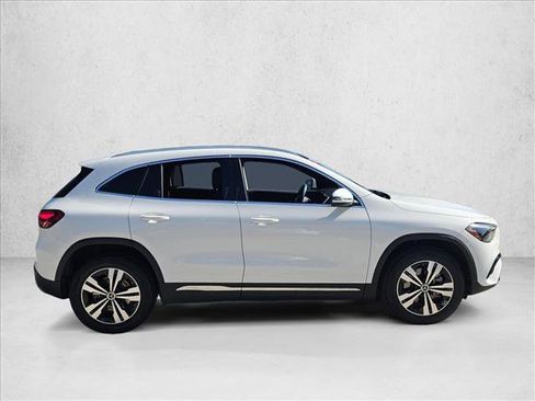 Used 2026 Mercedes-Benz GLA 250 image 4