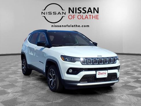 Used 2025 Jeep Compass Limited AWD/4WD image 30