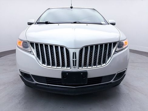 Used 2014 Lincoln MKX FWD image 2