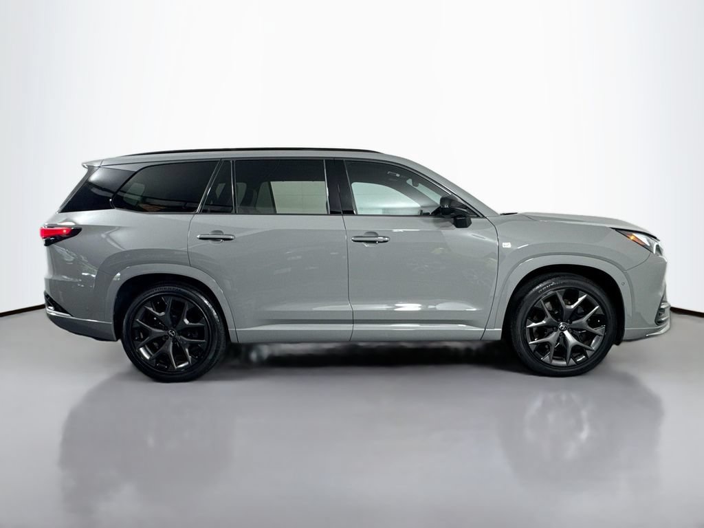 Used 2025 Lexus TX 500h AWD w/ Technology Package image 4
