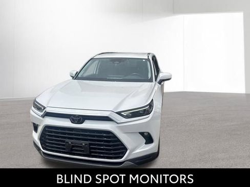 Certified 2024 Toyota Grand Highlander AWD image 3