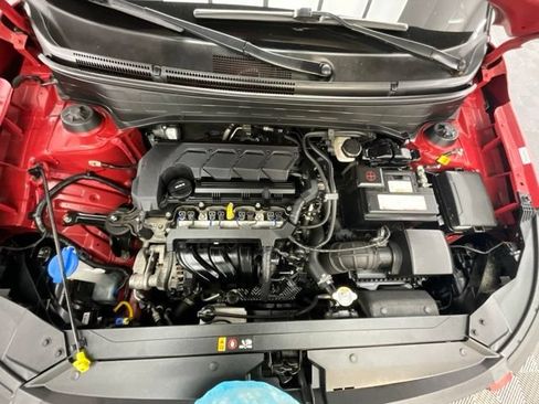 Used 2024 Hyundai Venue SE FWD image 24