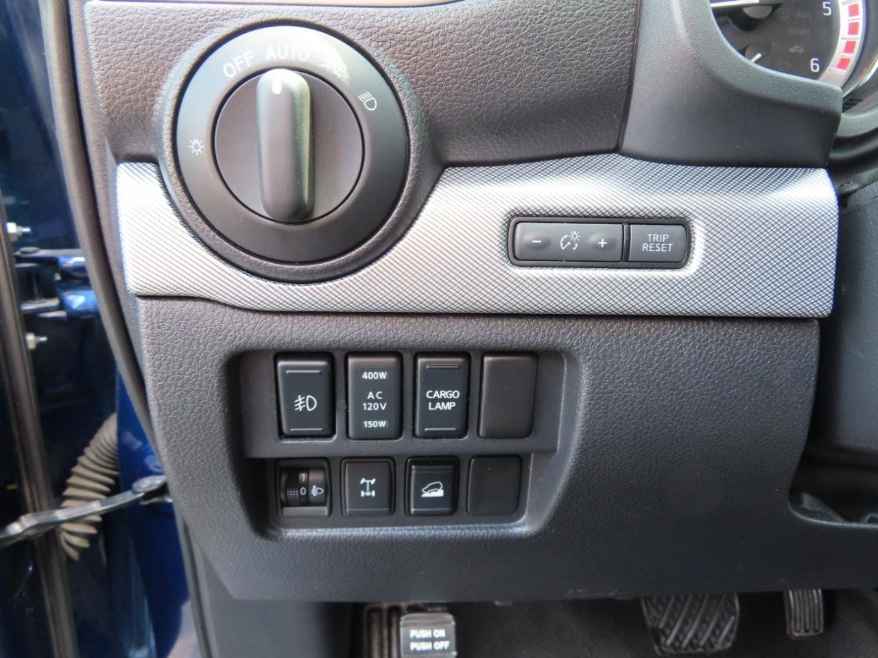 Used 2019 Nissan Titan PRO-4X w/ Pro-4x Convenience Package AWD/4WD image 33