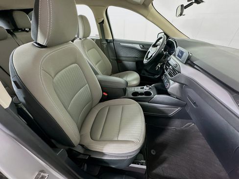 Used 2020 Ford Escape S image 28