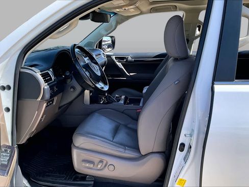 Used 2020 Lexus GX 460 Premium w/ Premium Package AWD/4WD image 15