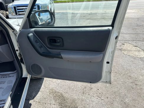 Used 1998 Jeep Cherokee 2WD 4-door image 17
