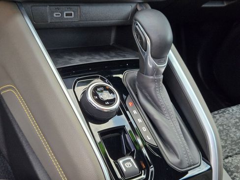 Used 2024 Chevrolet Colorado ZR2 w/ Safety Package image 16