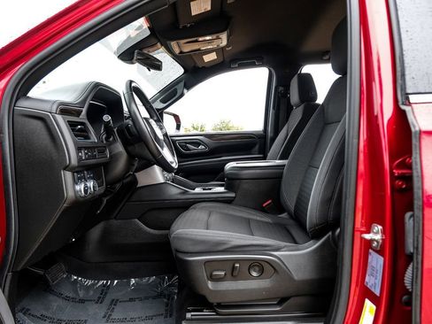 Used 2022 GMC Yukon XL SLE image 3