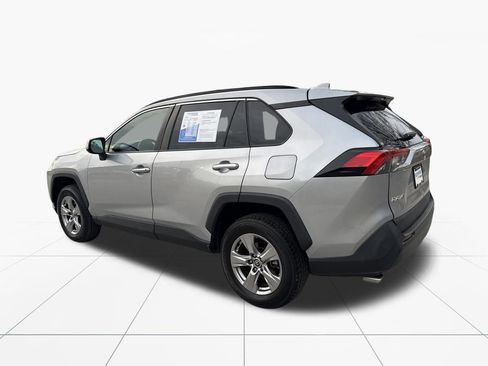 Used 2022 Toyota RAV4 XLE image 6