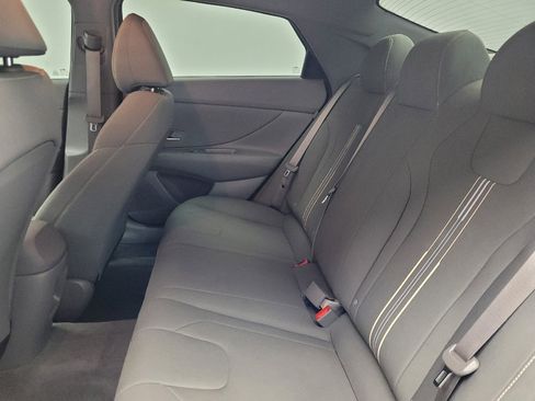 Used 2025 Hyundai Elantra Sport FWD image 18