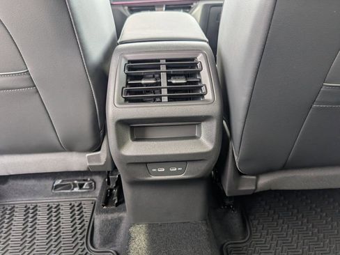 New 2026 Volkswagen Tiguan SE image 26