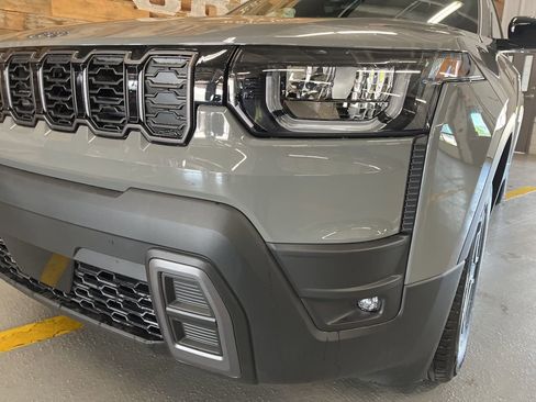 New 2026 Jeep Cherokee Laredo AWD/4WD image 10