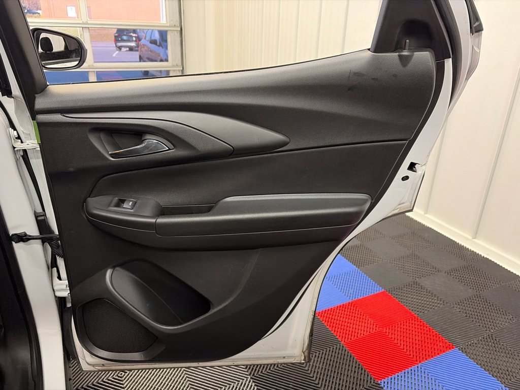 Used 2025 Chevrolet TrailBlazer LT AWD/4WD image 18