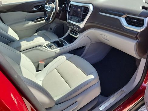 Used 2023 GMC Acadia SLT image 25