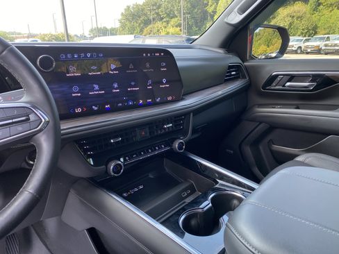 Used 2025 Chevrolet Tahoe LT w/ Comfort Package AWD/4WD image 25