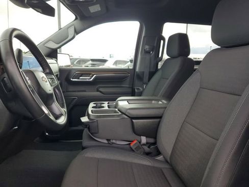 Used 2024 Chevrolet Silverado 1500 LT image 8