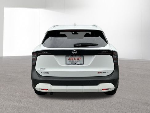 Used 2025 Nissan Kicks SR AWD/4WD image 4