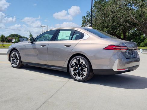 New 2026 BMW 530i RWD image 3