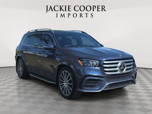 Used 2024 Mercedes-Benz GLS 580 4MATIC image 3