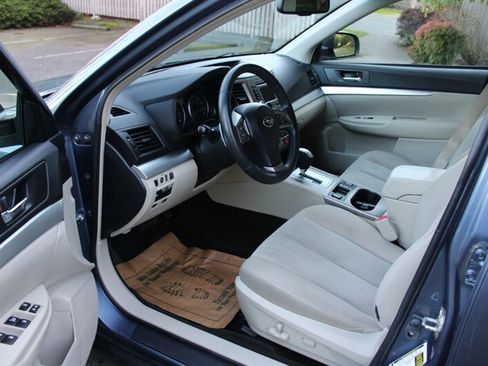 Used 2014 Subaru Outback 2.5i Premium image 5