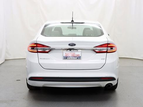 Used 2017 Ford Fusion SE image 6