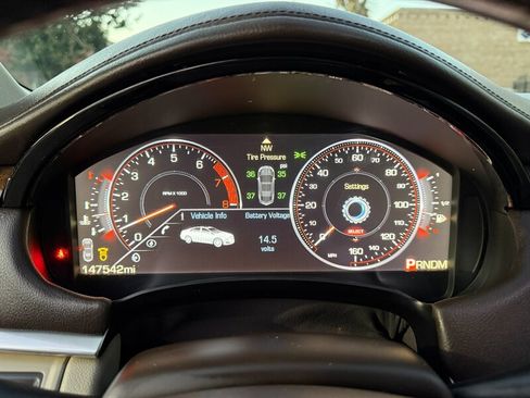 Used 2013 Cadillac XTS Premium image 18