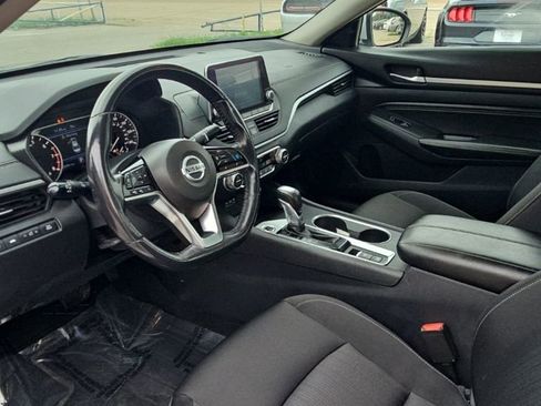 Used 2019 Nissan Altima 2.5 SV FWD image 12