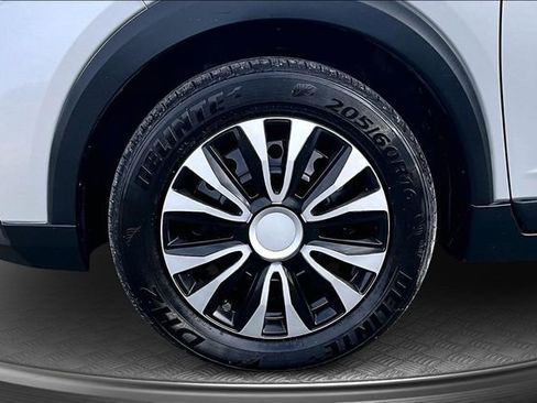 Used 2019 Nissan Kicks S image 29