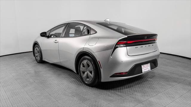 Used 2023 Toyota Prius LE FWD image 6