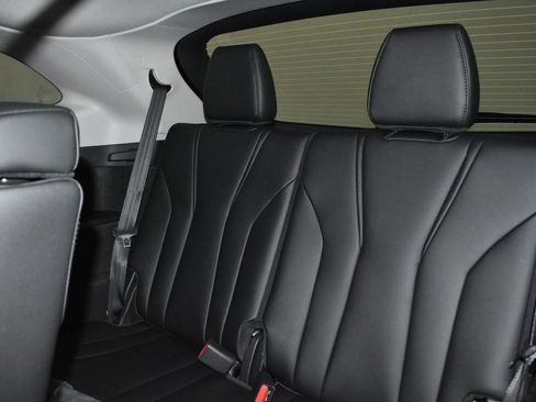 Used 2024 Acura MDX SH-AWD image 21