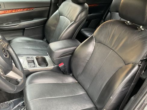 Used 2010 Subaru Outback 2.5i Limited image 28